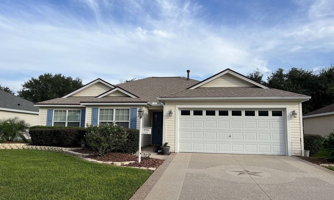 Briar Meadow Casa | Newly renovated and decorated. Large lanai with AC/Heat. Great Location!