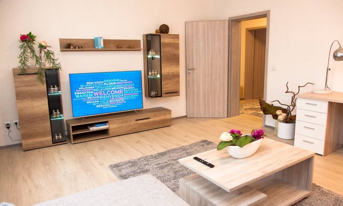 Duisburg Sud Apartamento | Apartamento recientemente renovado con balcón en Duisburg Süd, cerca del aeropuerto y la feria de Düsseldorf