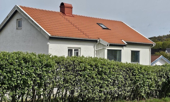 Skaerhamn Apartamento | Newly renovated apartment in Skärhamn within walking distance to the beach | SE09138