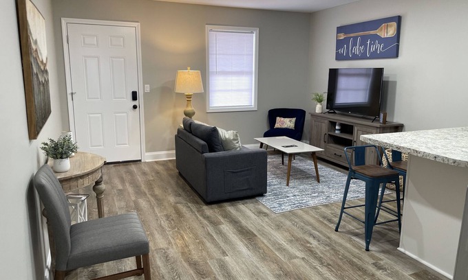 Counce Apartamento | Newly Renovated Apartments near Pickwick Lake! Less than 10 min to boat ramp!