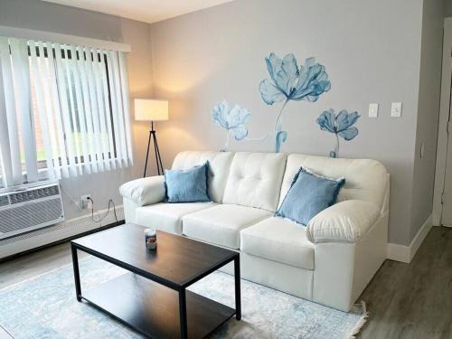 Garfield Heights Apartamento | Newly Renovated - Beautiful 5 Star Apartment