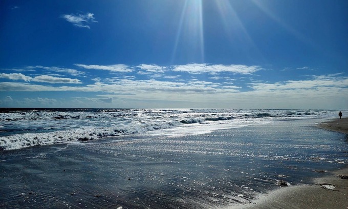 Ocean Side Village Condominio | Newly renovated beach get away with pool and hot tub!