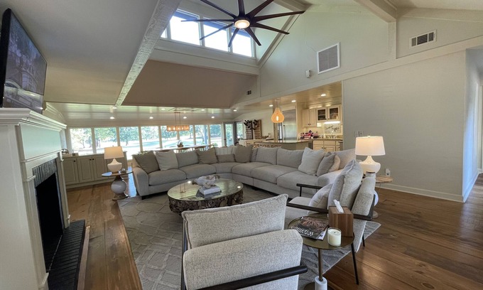 Eden Isle Casa | Newly Renovated! Cozy 3 Bed 3 Bath on Red Apple Golf Course