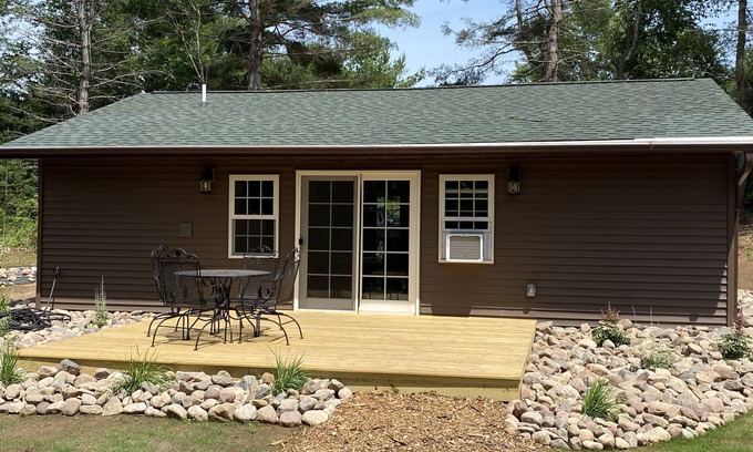 Tomahawk Cabina | Newly Renovated Cabin (dog friendly)