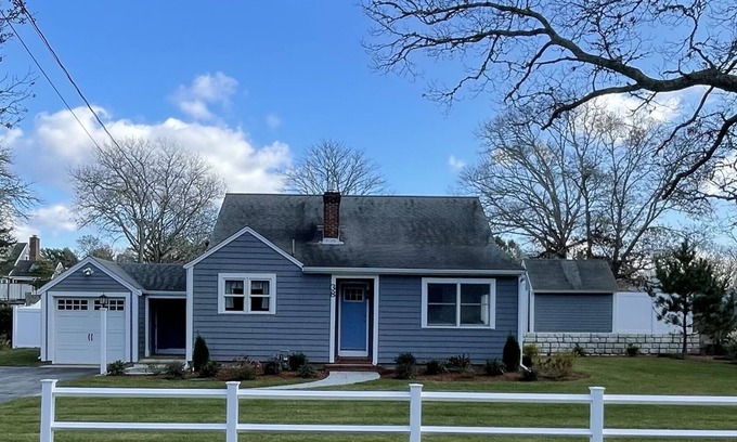 Buzzards Bay Casa | Newly Renovated Cape House, 3 Bedrooms, Outdoor Pool, Walking distance to Canal