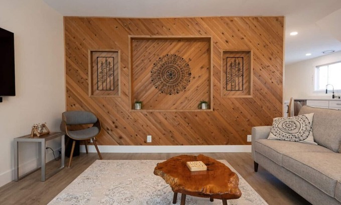 Grant Apartamento | Newly Renovated! - Classy Downstairs Flat