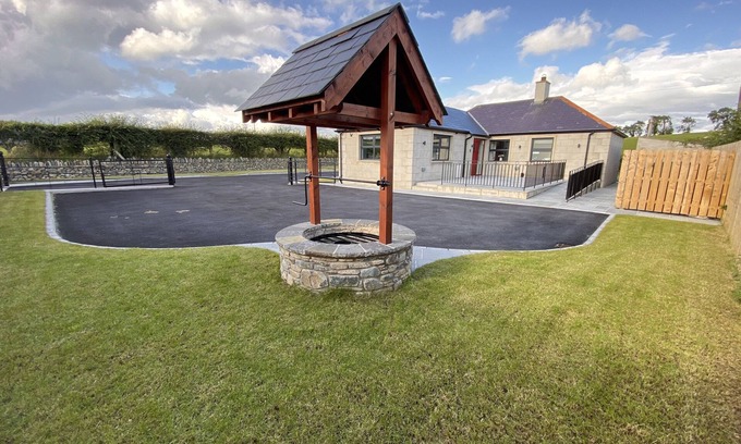 Loughinisland Cabaña | *NEWLY RENOVATED* Cosy Country Cottage, Sleeps 5, (4 star)