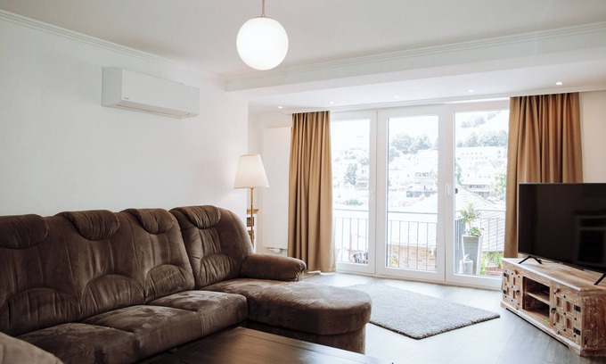 Zell Apartamento | Cómodo apartamento recientemente renovado con vistas al Mosela