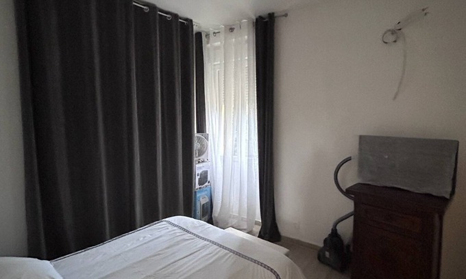 Euromed - La Joliette Apartamento | Newly renovated, comfortable apartment close to all amenities.