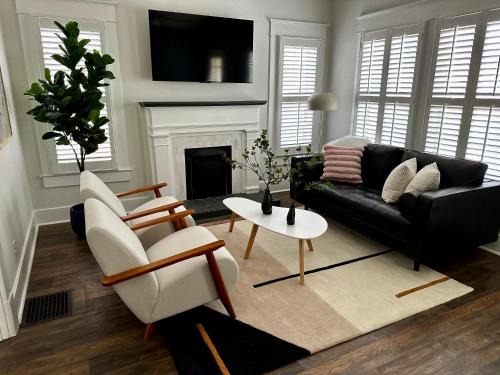 Murfreesboro Apartamento | Newly Renovated Cottage including Driveway in Downtown Murfreesboro