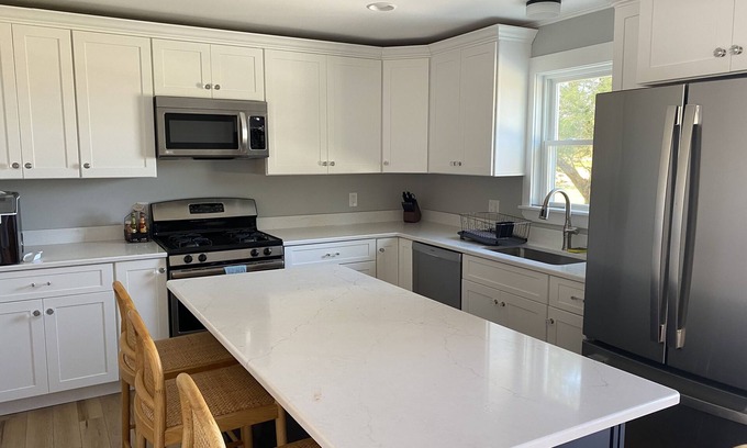 Misquamicut Cabaña | Newly renovated cottage walking distance to the beach!