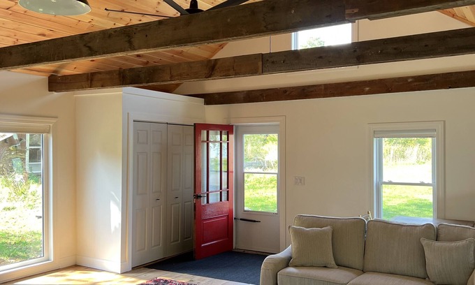 Jefferson Otro | Newly Renovated Country Farmhouse. Great room, Large kitchen, Bright 3 bd/2.5 ba