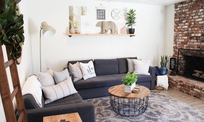 Visalia Condominio | ¡Recientemente renovado! Condominio acogedor en un vecindario tranquilo y seguro cerca del parque Sequoia