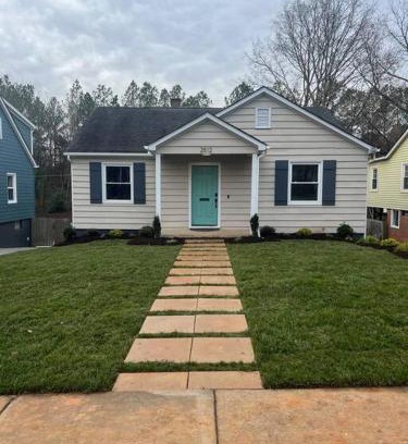Commonwealth Casa | Newly renovated cute 3 bedroom 2 bath bungalow