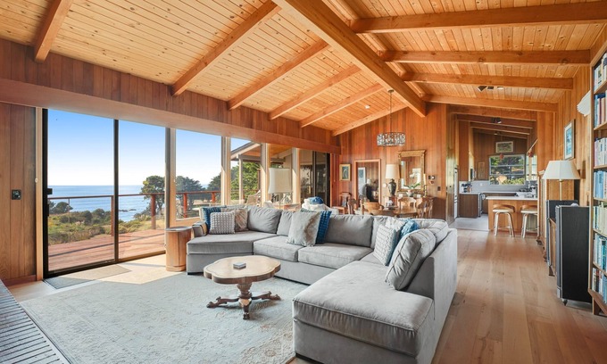Mendocino Casa | Newly-renovated, dog-friendly, oceanfront retreat with fireplace - near downtown