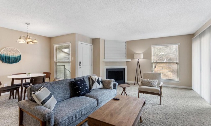 Midland Apartamento | Newly Renovated Flat in the Heart of Midland!