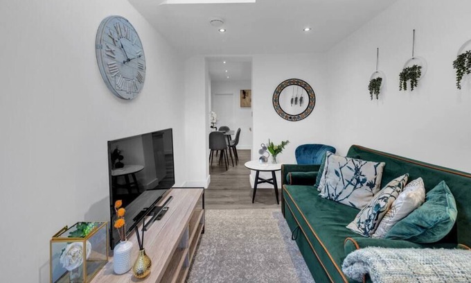 Croham Apartamento | Newly Renovated: Contemporary Haven w/ Outdoor