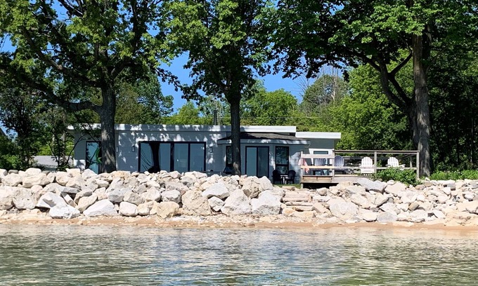 Hingham Casa | Newly renovated home on Lake Michigan - heated pool- Ozaukee County