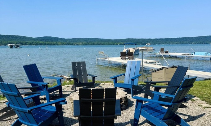 Empire Casa | Newly Renovated Home on Little Glen Lake