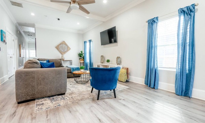 Pittsburgh Casa | Newly Renovated Home with Private Yard, Desk, WiFi, Near Downtown!