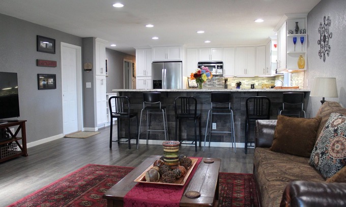Lacey Casa | Newly renovated house in Olympia. Great for families.
