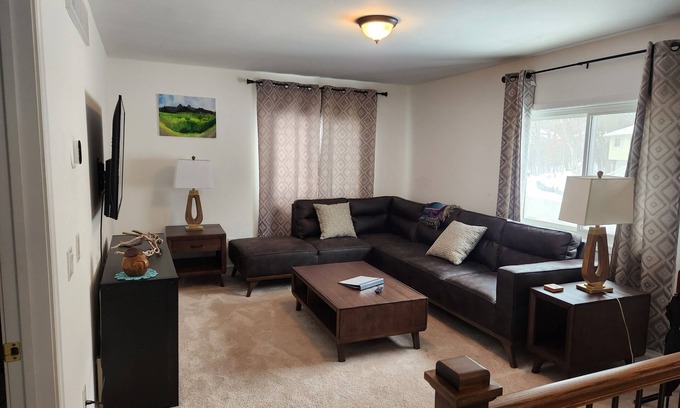 Ypsilanti Casa | Newly renovated house in a quiet neighborhood