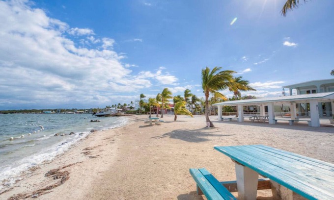 Key Largo Village Casa | NEWLY RENOVATED Key Largo Beach Cottage
