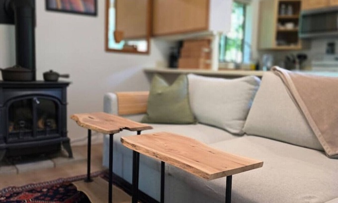 Point Roberts Casa | Newly Renovated, Light-Filled Cabin