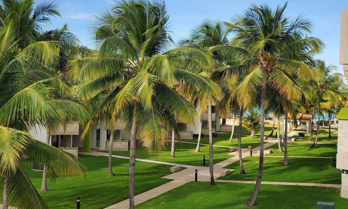 Zarzal Apartamento | Newly Renovated Luxurious Beachfront Condo