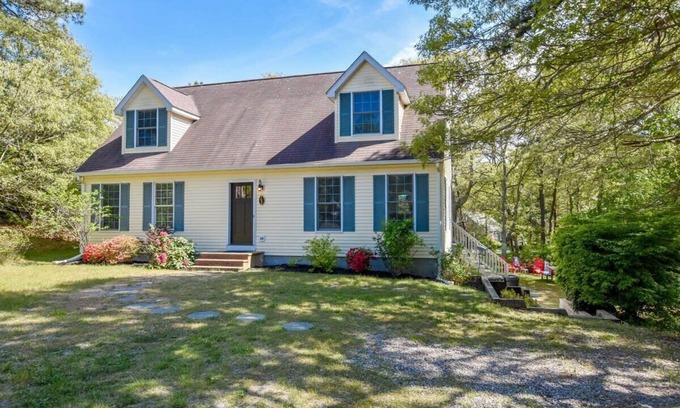 South Chatham Casa | # 622: Privado, recientemente renovado, moderno, acceso al estanque con escrituras, ¡Camine a la calle principal!
