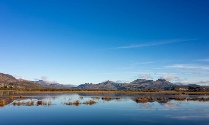 Porthmadog Casa | Newly-renovated, mid-terrace cottage in Porthmadog