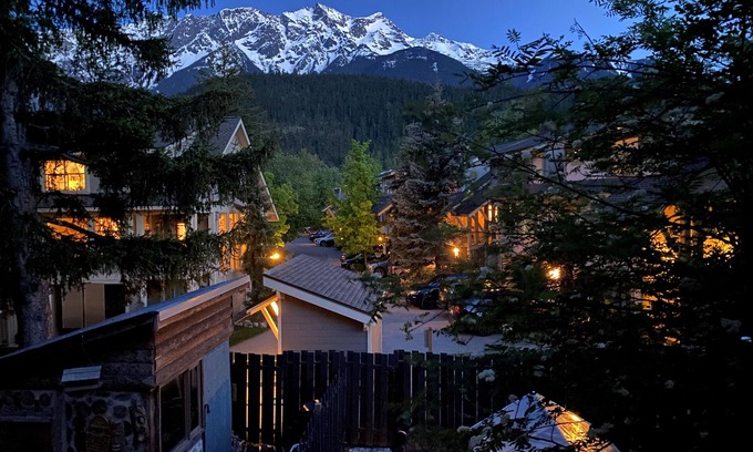 Pemberton Casa | Newly renovated mountain view townhouse.