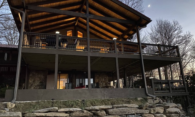 Glenville Casa | Recientemente renovado, que admite mascotas, Lakeview Home en Beautiful Cashiers NC