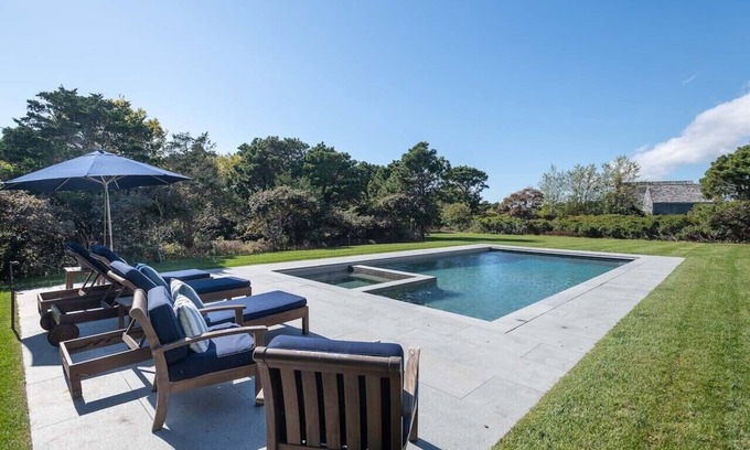 Surfside Alquiler De Eote | Newly renovated Nantucket home with pool - walk to beach!.