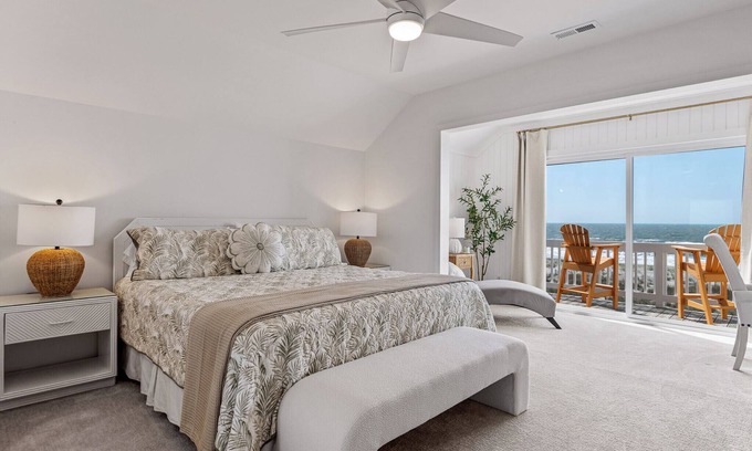Holden Beach Casa | Hermosa, remodelada 5 Br 4 Bth casa frente al mar con piscina privada climatizada.