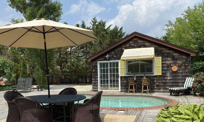 Avon Cabaña | Newly Renovated Private Cottage in the heart of Bay Head