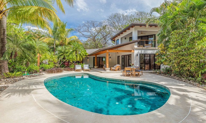 Playa Guiones Villa | Newly renovated private villa with pool 2 min from beach