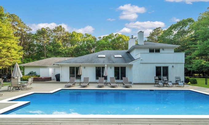 East Quogue Casa | Newly renovated Quogue Estate, Short Walk to the Beach, Private Pool and...