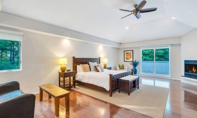 Quogue Casa | Newly renovated Quogue Estate, Short Walk to the Beach, Private Pool and...