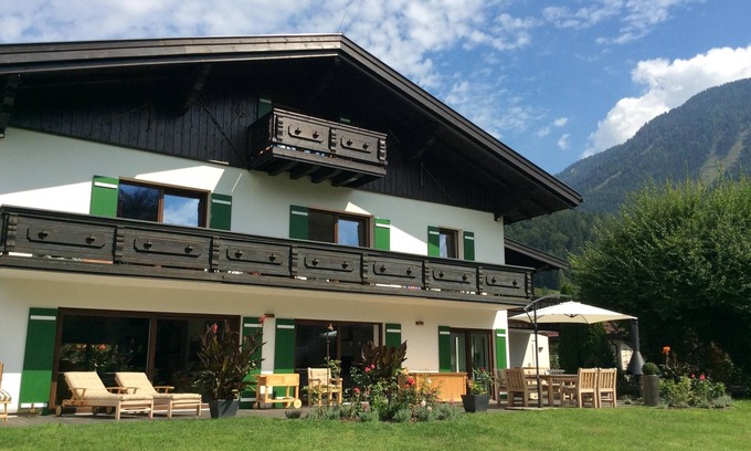 Grossgmain Apartamento | Recientemente renovado espacioso loft en una hermosa casa de Salzburgo