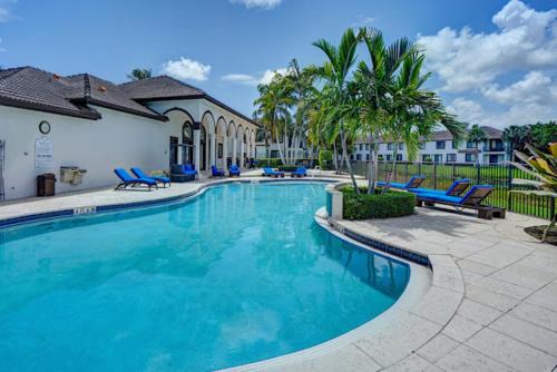 Delray Beach Apartamento | Newly renovated Townhome with King bed