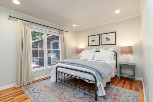 Highlands Casa | Newly renovated, *Two Cubs Cottage*
