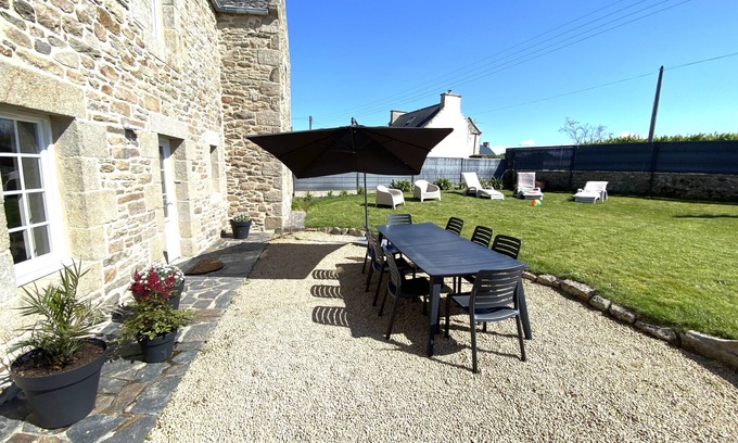 Roscoff Casa | Newly renovated typical Breton vacation home close to the sea