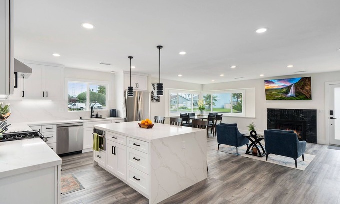 Fountain Valley Casa | Newly Renovated! OC Retreat Near Disney & Beaches
