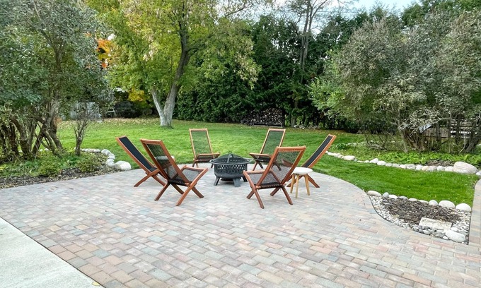 Harbor Springs Casa | Newly-Renovated Dog-Friendly Getaway!