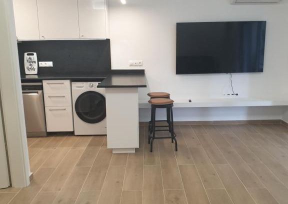 Varkiza Apartamento | Newly Renovated Varkiza Beachside One Bedroom with Large Terrace