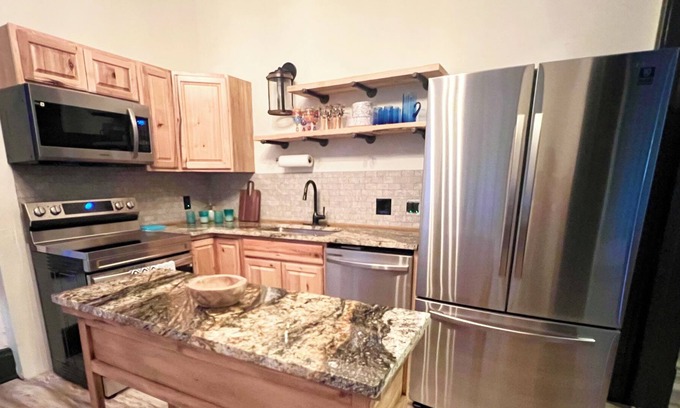 Bowie Apartamento | Newly restored Historic apartment located in the heart of Downtown Bowie, TX