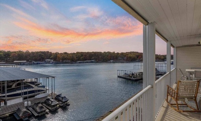 Sunrise Beach Condominio | Newly Updated, Amazing Views, Boat Slip & Heated Pool