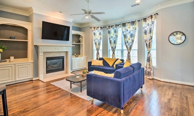 Washington Ave./ Memorial Park Casa | Newly updated, bright & airy townhouse!