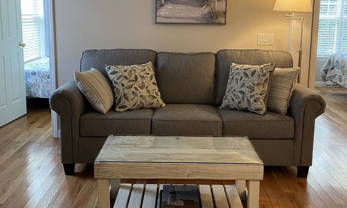 Moody Cabaña | Newly updated in Wells ME, The Mermaid Cottage